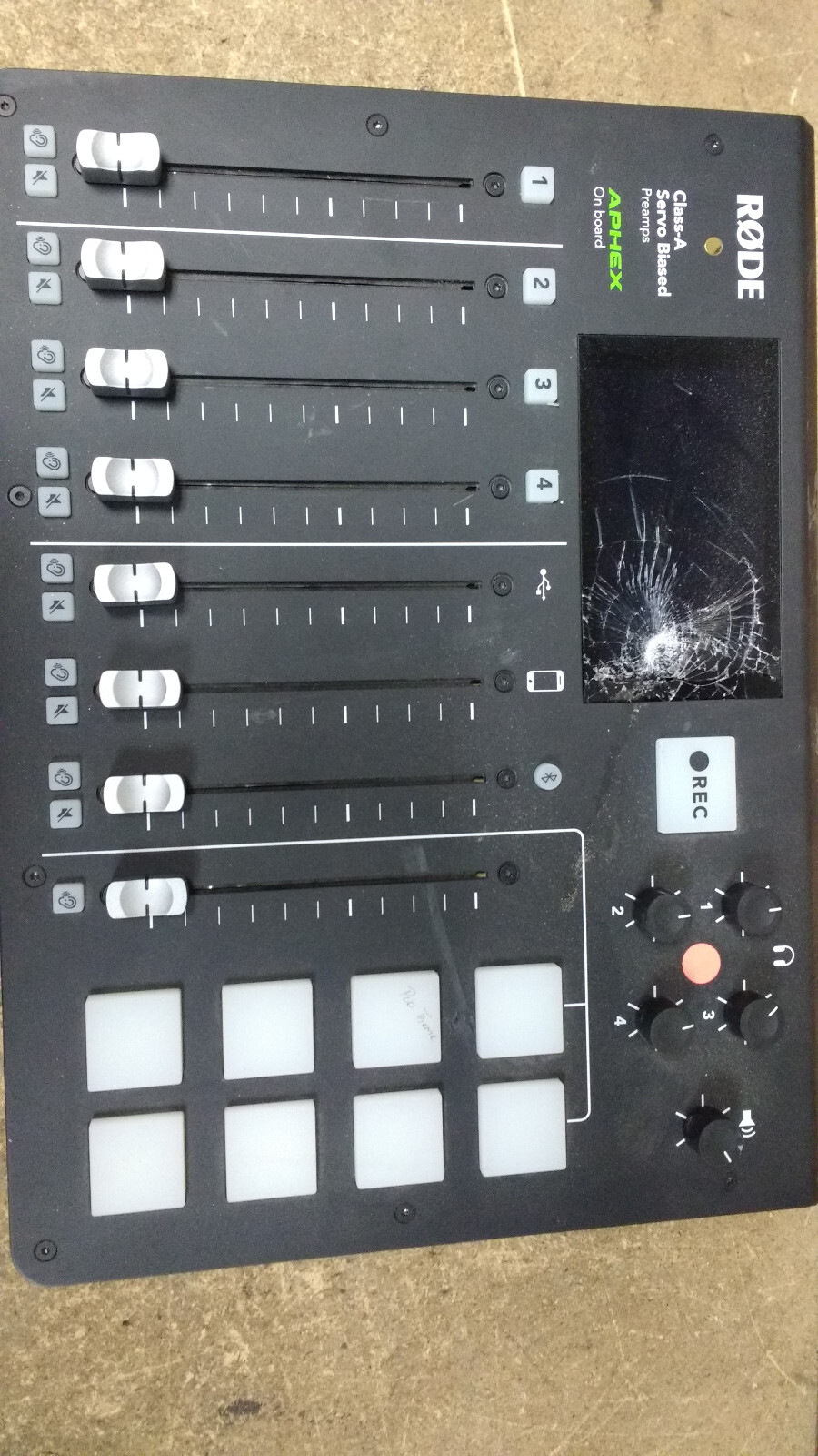 RodeCaster Pro Integrated Podcast Console Class A Servo Biased  DAMAGED