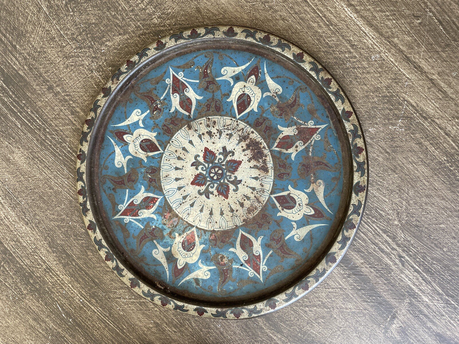Vintage Metal Bisquit Tin