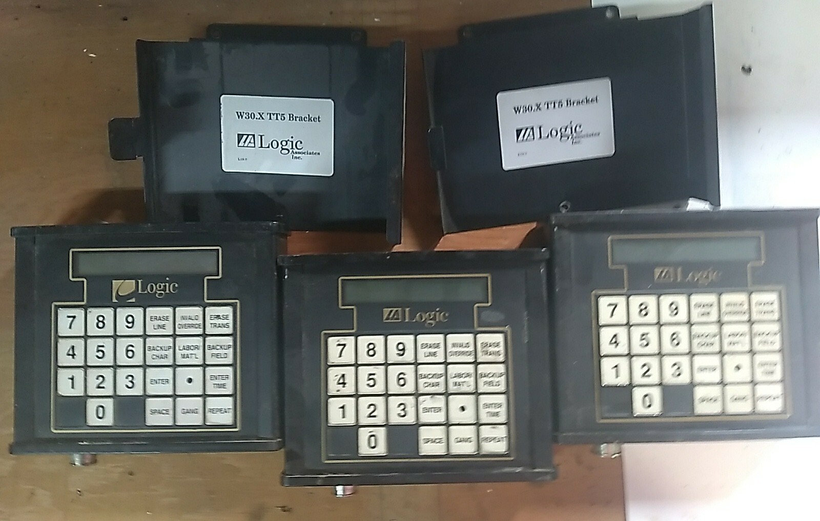 3 Logic Model TT5A-28M with two wall mounts