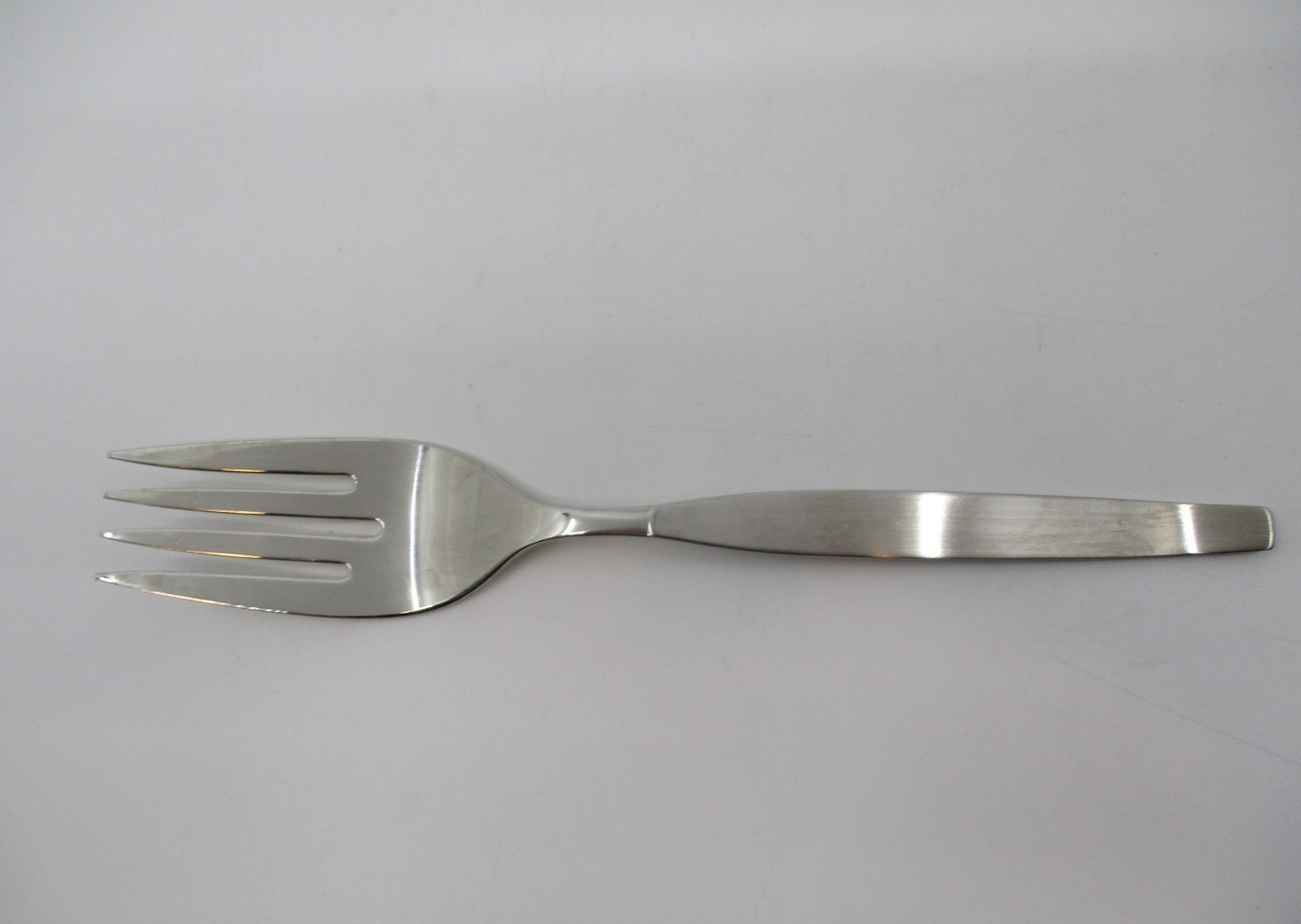 ONEIDA STAINLESS FROSTFIRE COLD MEAT FORK -SATIN -  8 5/8" - 01I