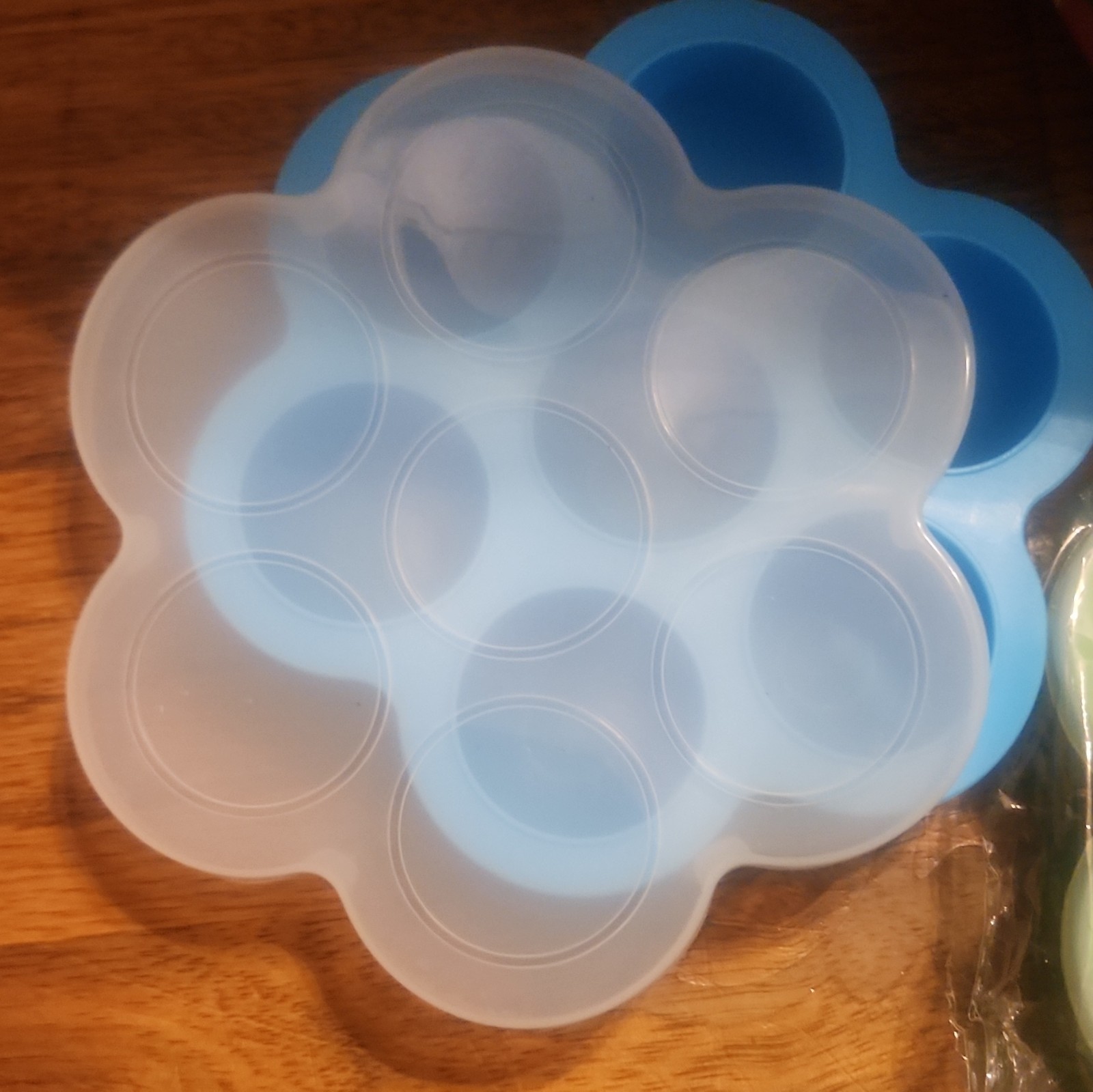 2-Pack Silicone Flower Ice Cube Molds, 7-Cavity w/ Lids, Blue & Green