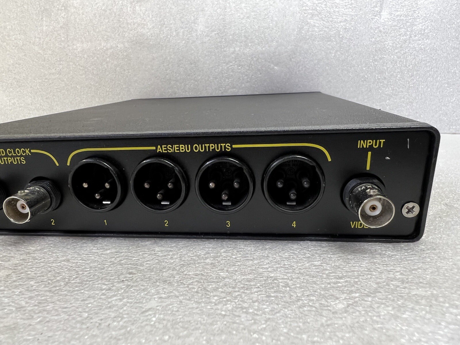 Aardvark AardSync AES/EBU WordClock Master Clock Digital Audio Sync Generator