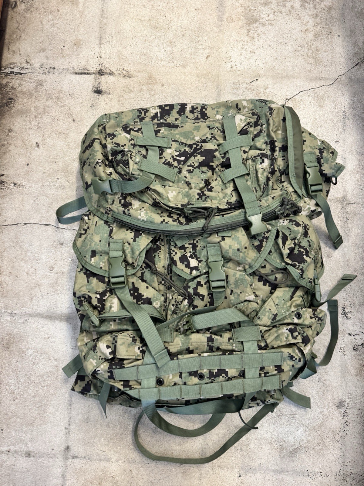LBT London Bridge AOR2 2657 KIT 8-Pocket Ruck w/ Alice Frame Tactical Military