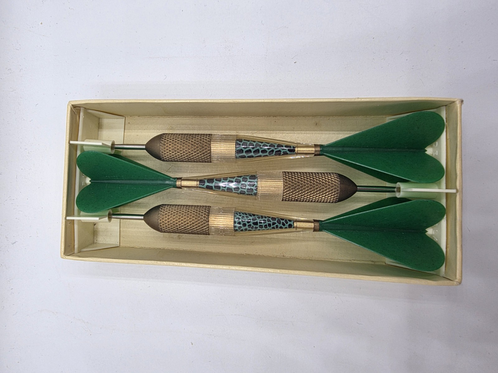 Vintage Dorwin Brass Darts Set - Made In England - 722 Heavy- Green And Black