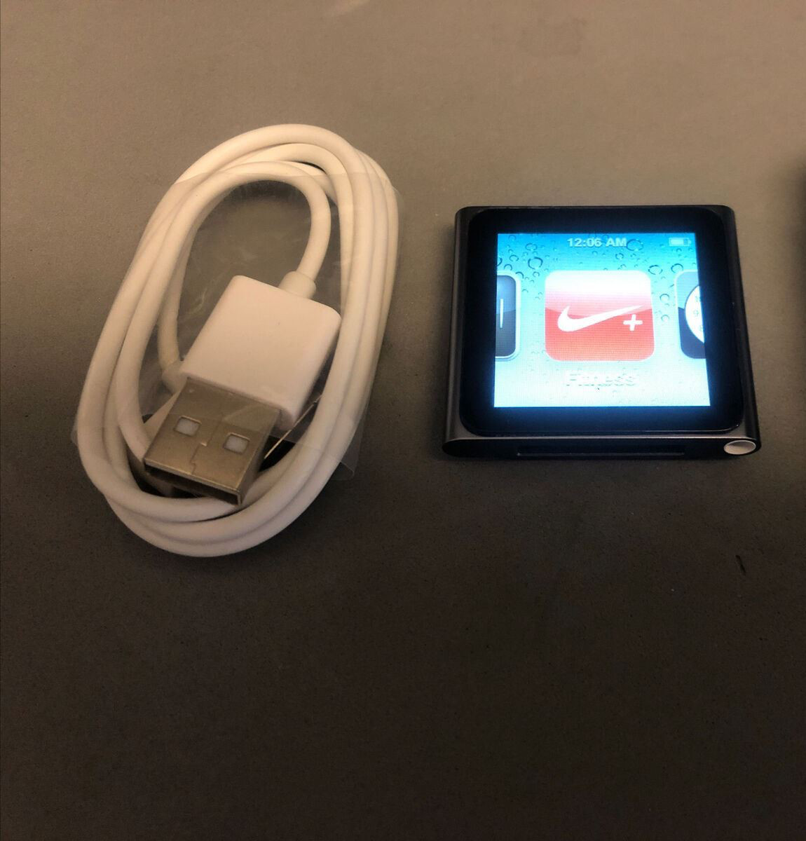 Apple iPod nano 6th Gen Graphite (8 GB) NEW BATTERY.    Gently used.