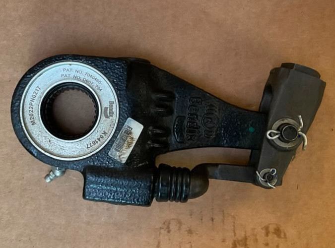 Bendix K041877 Versajust LS Automatic Slack Adjuster 1-1/2 28 Spline 6 Arm EO