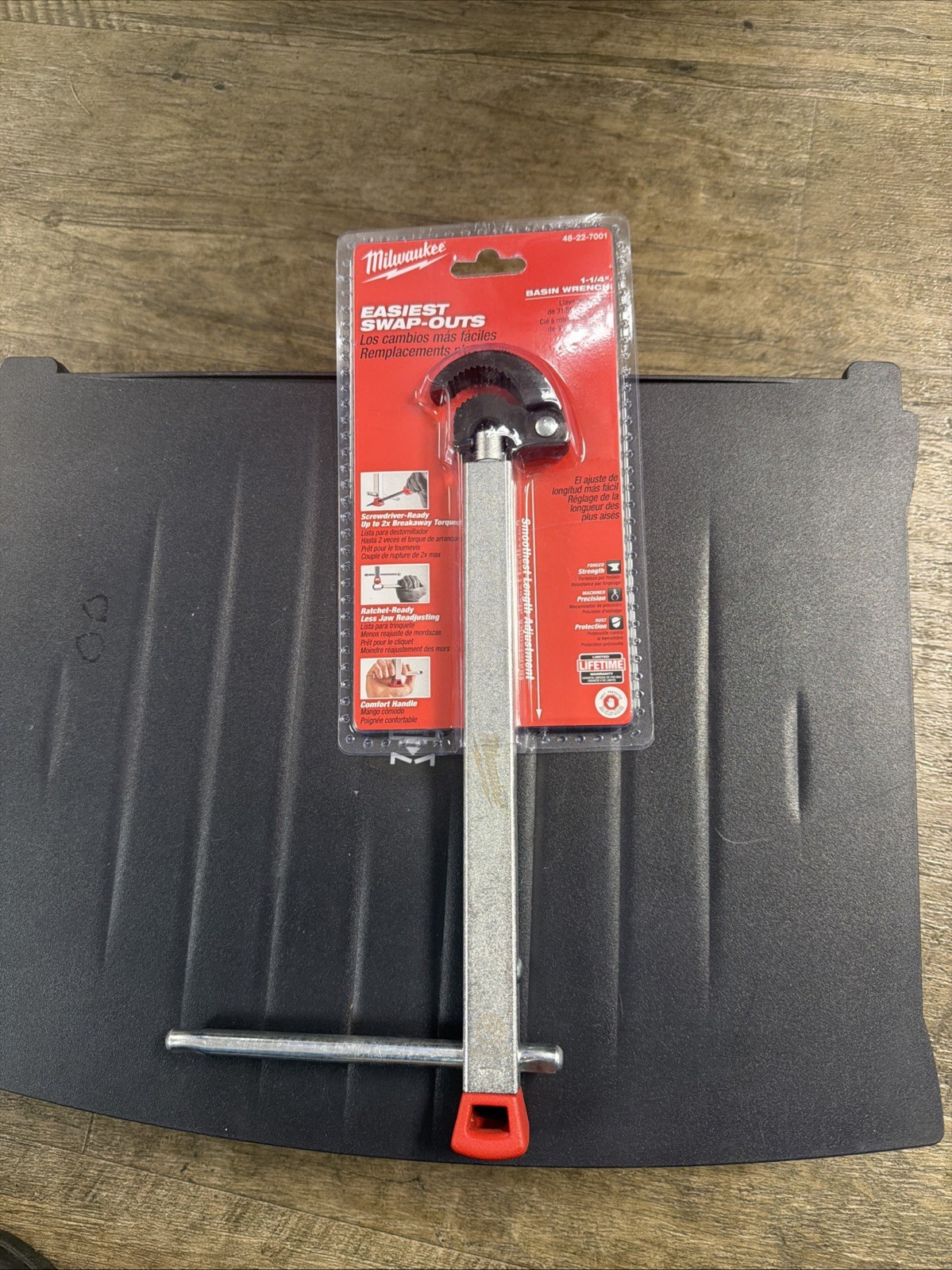 Milwaukee 48-22-7001 1.25" Basin Wrench with Adjustable Telescoping Handle