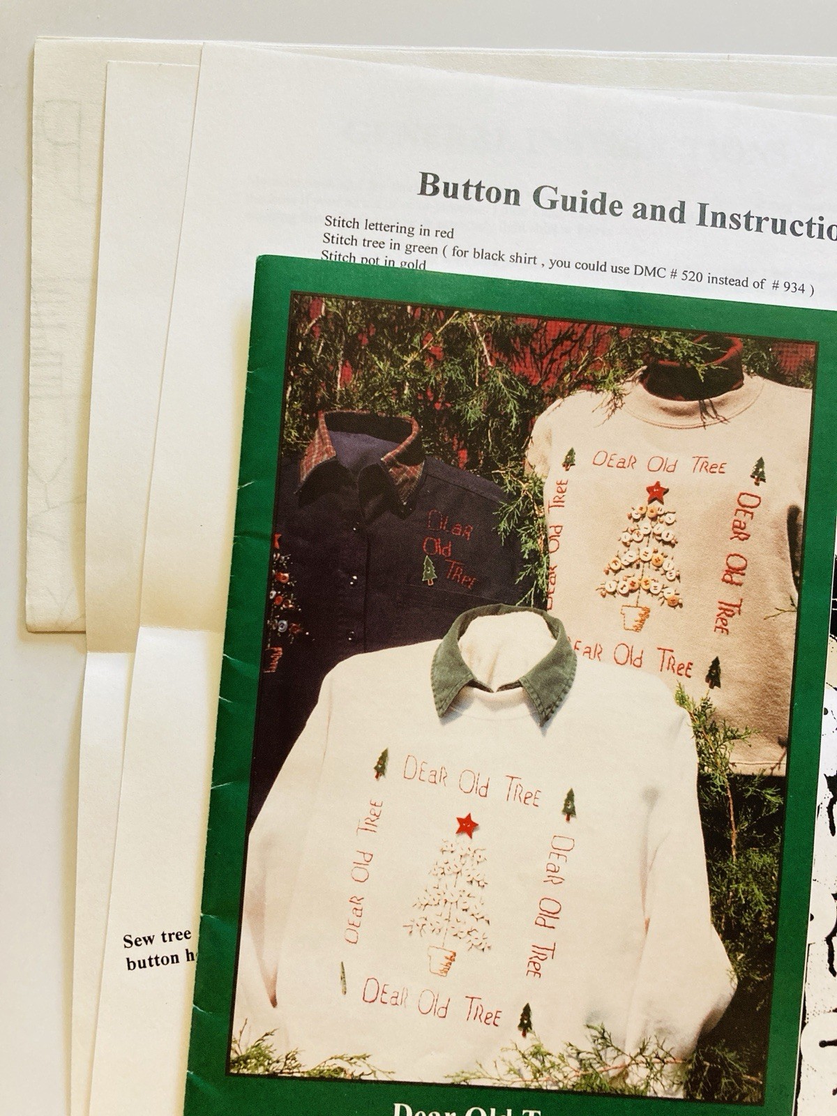 Dear Old Tree Primitive Stitchery Pattern Embroidery Christmas Tree Buttons
