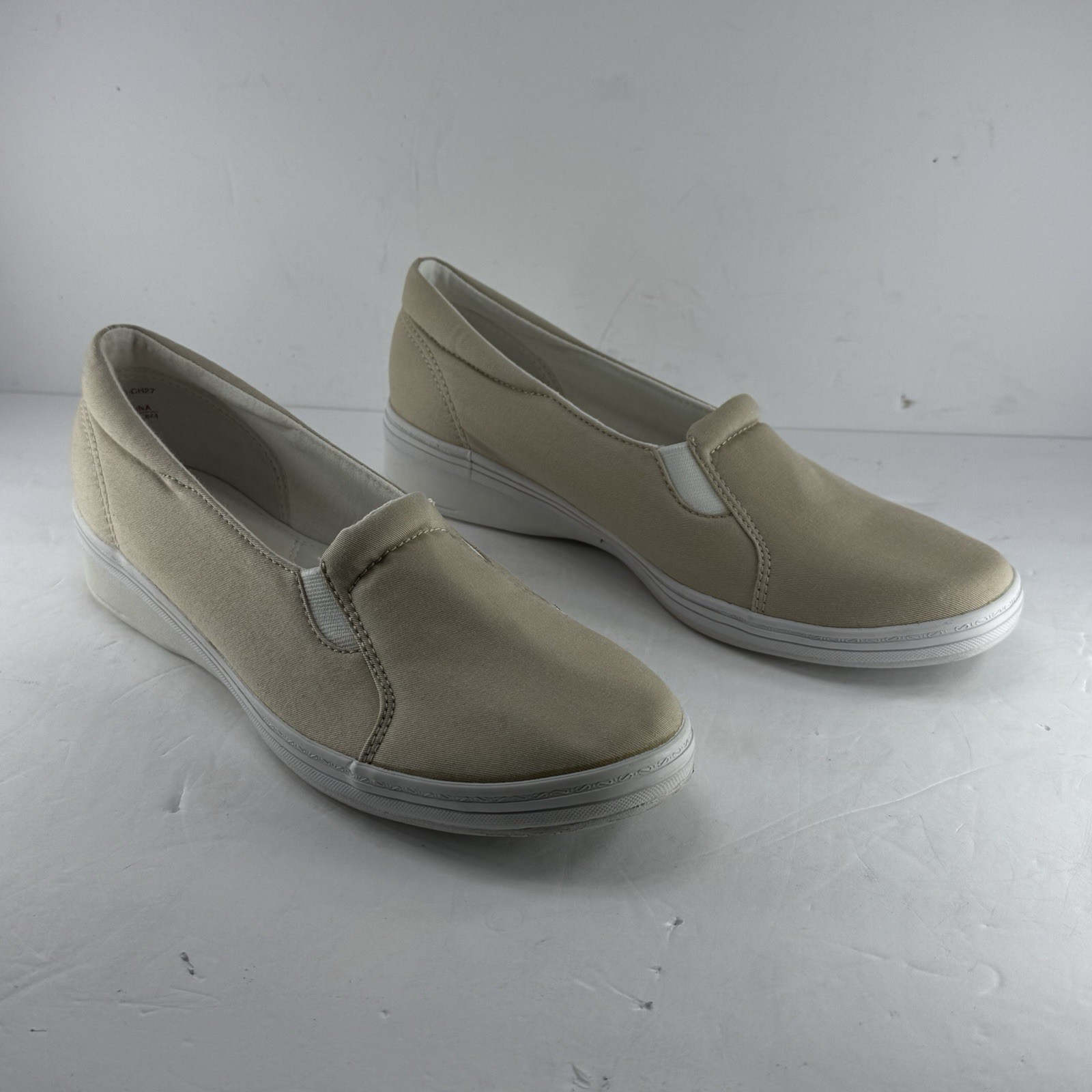 Grasshopper Women’s Purefit Comfort 11 N Beige Shoes Flexible Outsoles Stretch ￼