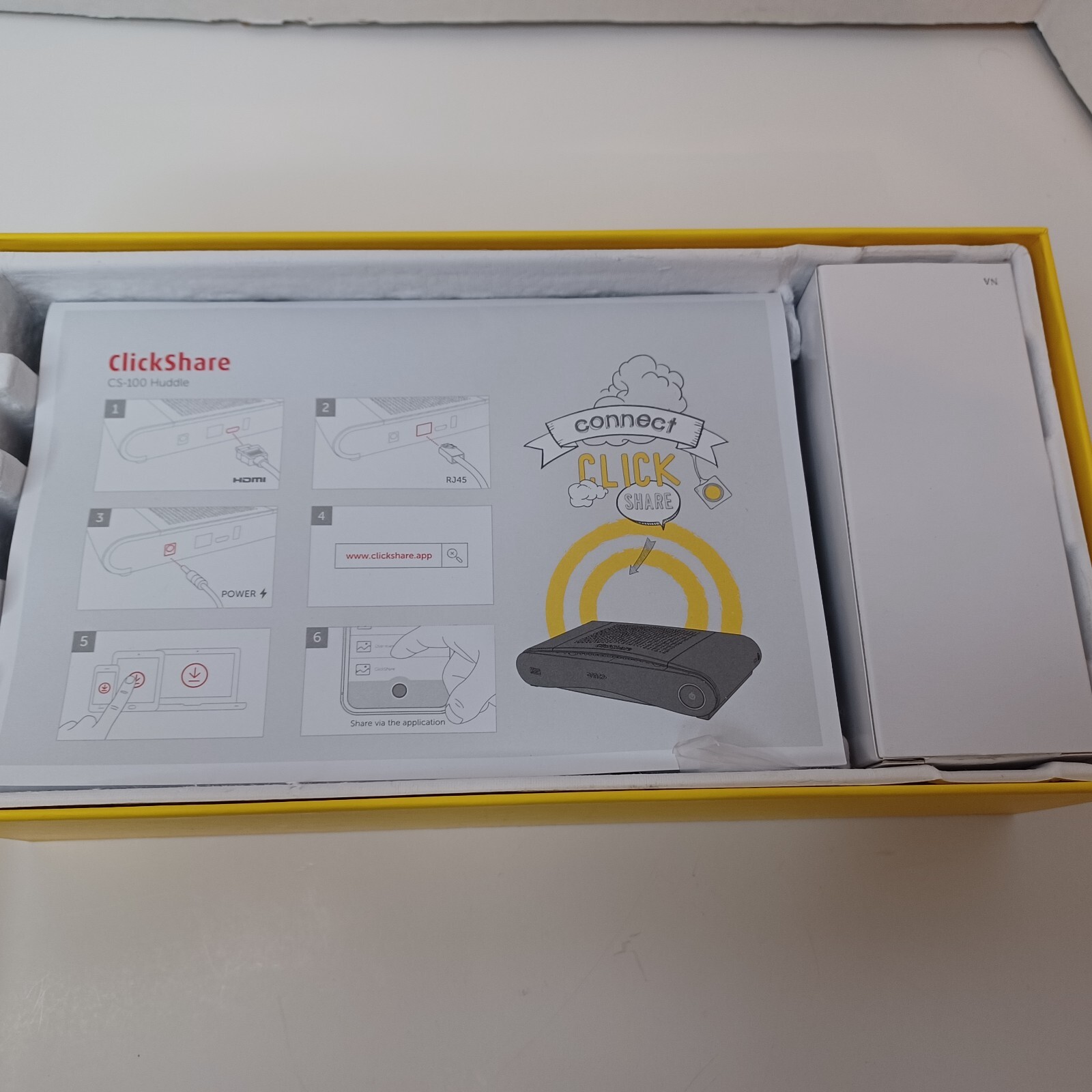 BARCO R9861510HN CS-100 Huddle Wireless Presentation System, Black