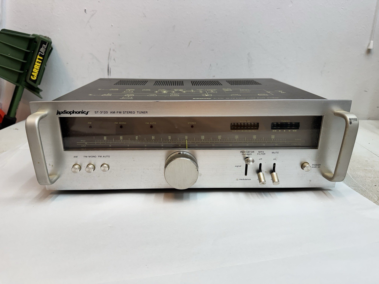 Vintage Audiophonics ST-3120 AM FM Stereo Tuner