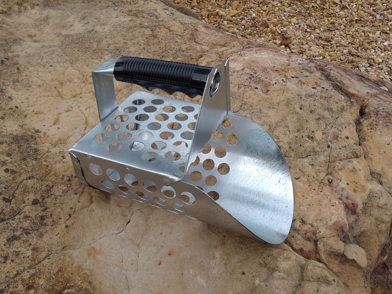 METAL DETECTOR LARGE BUCKET BEACH SAND SCOOP - FIND GOLD RINGS AND COINS # 60015