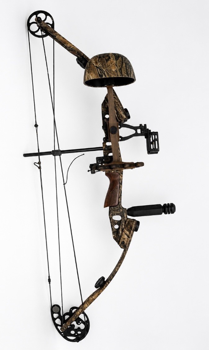 ⁠Mathews SoloCam FX Right Hand Compound Hunting Bow Package Camo Sight Quiver⁠