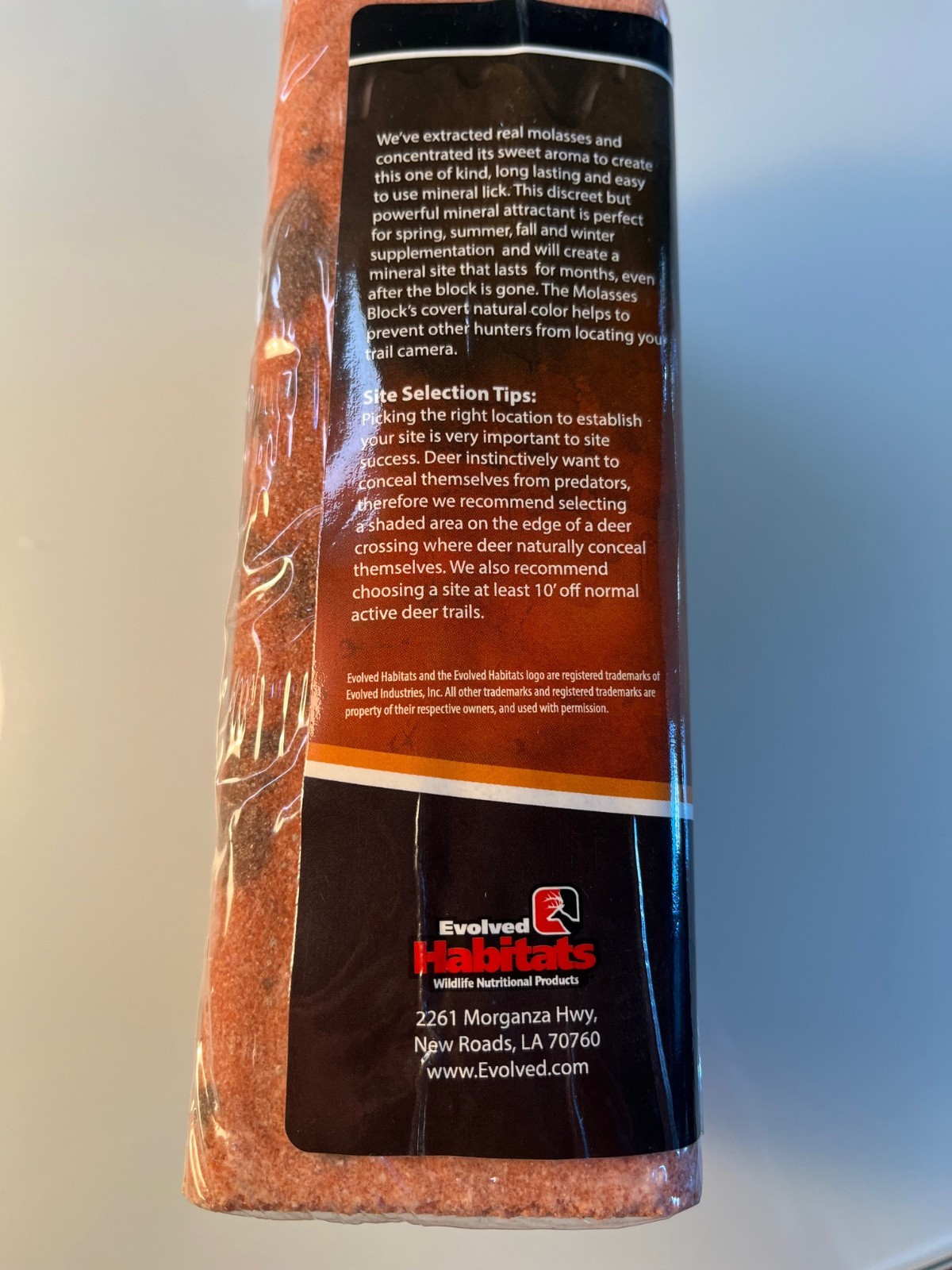 Evolved Habitats Molasses Mineral Block - 4 LBS