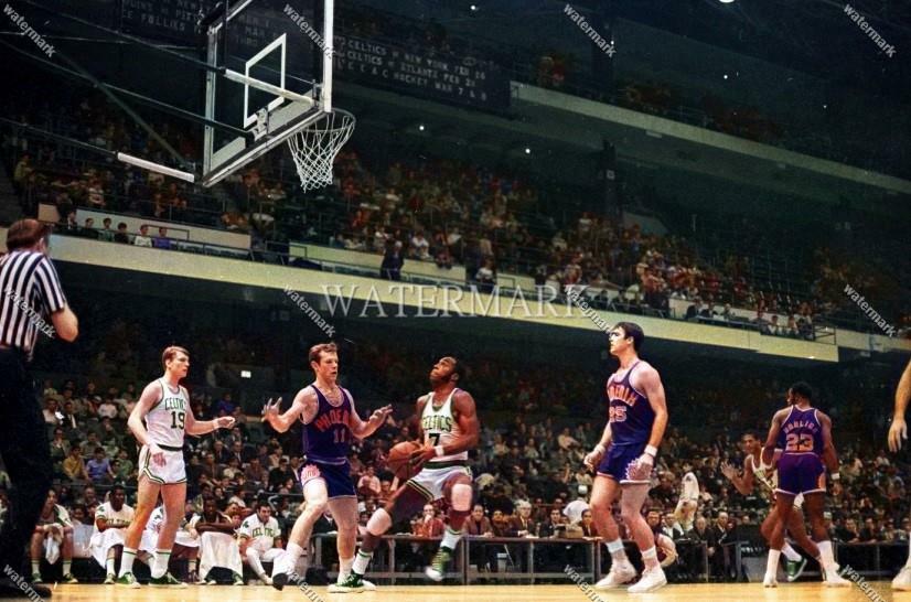 GK632 Em Bryant Boston Celtics 1969 2 8x10 11x14 16x20 Colorized Photo
