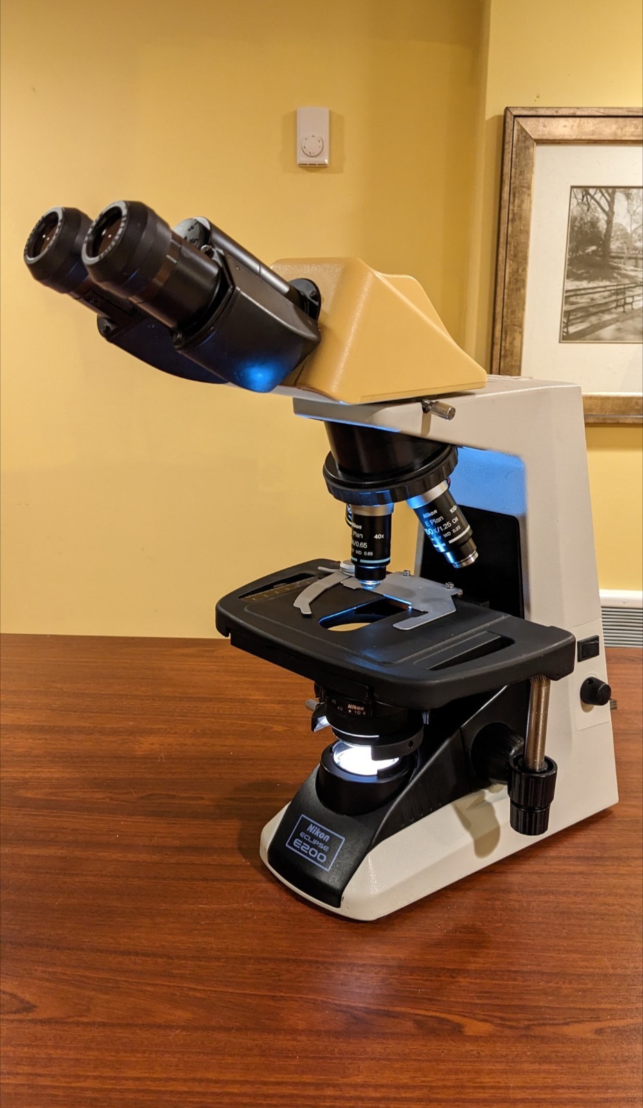 Nikon E200 Eclipse Microscope With Four(4) Objectives 4X, 10X, 40X, 100X