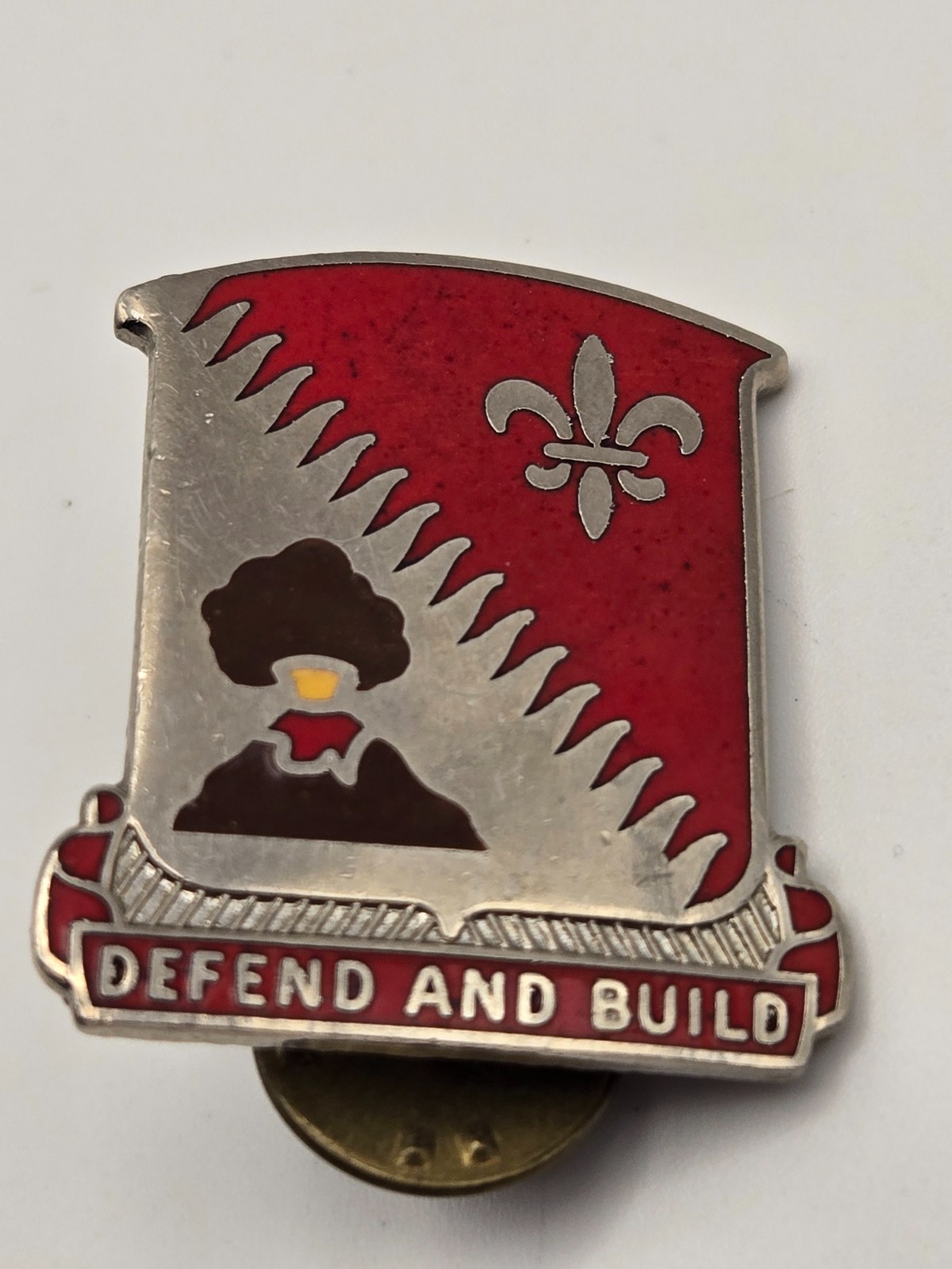 Vintage Army DUI Pin - "Defend and Build" 34th Engineer Battalion