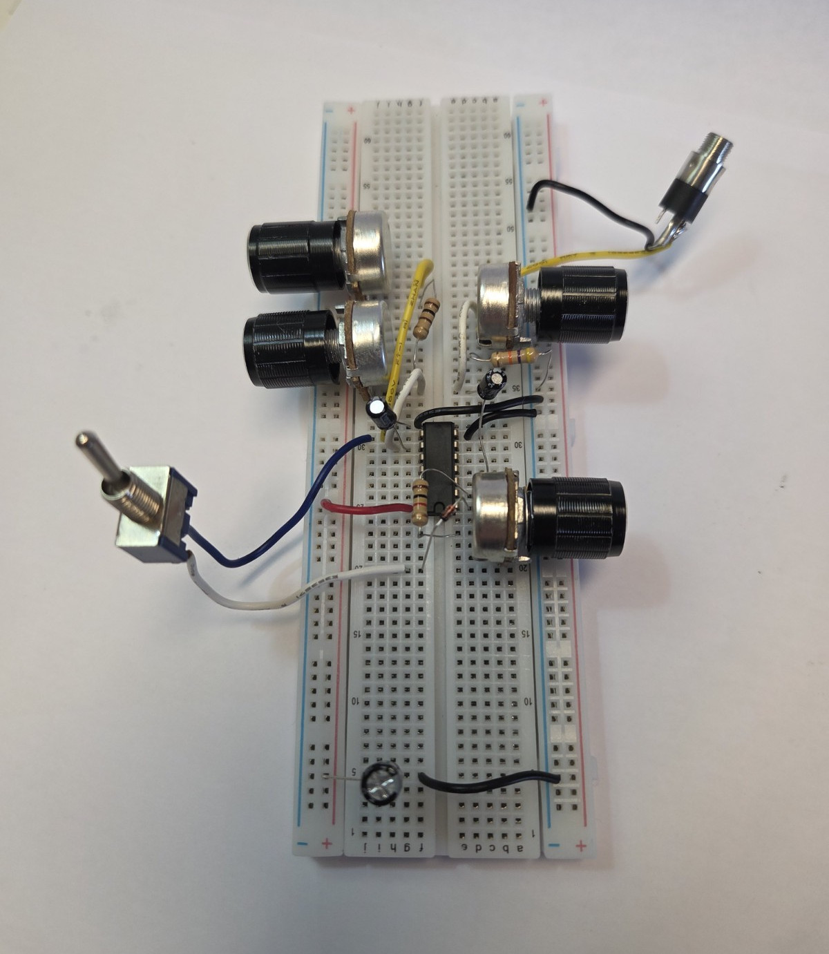 DIY Synth Project - Drone Synth With Sync Effect