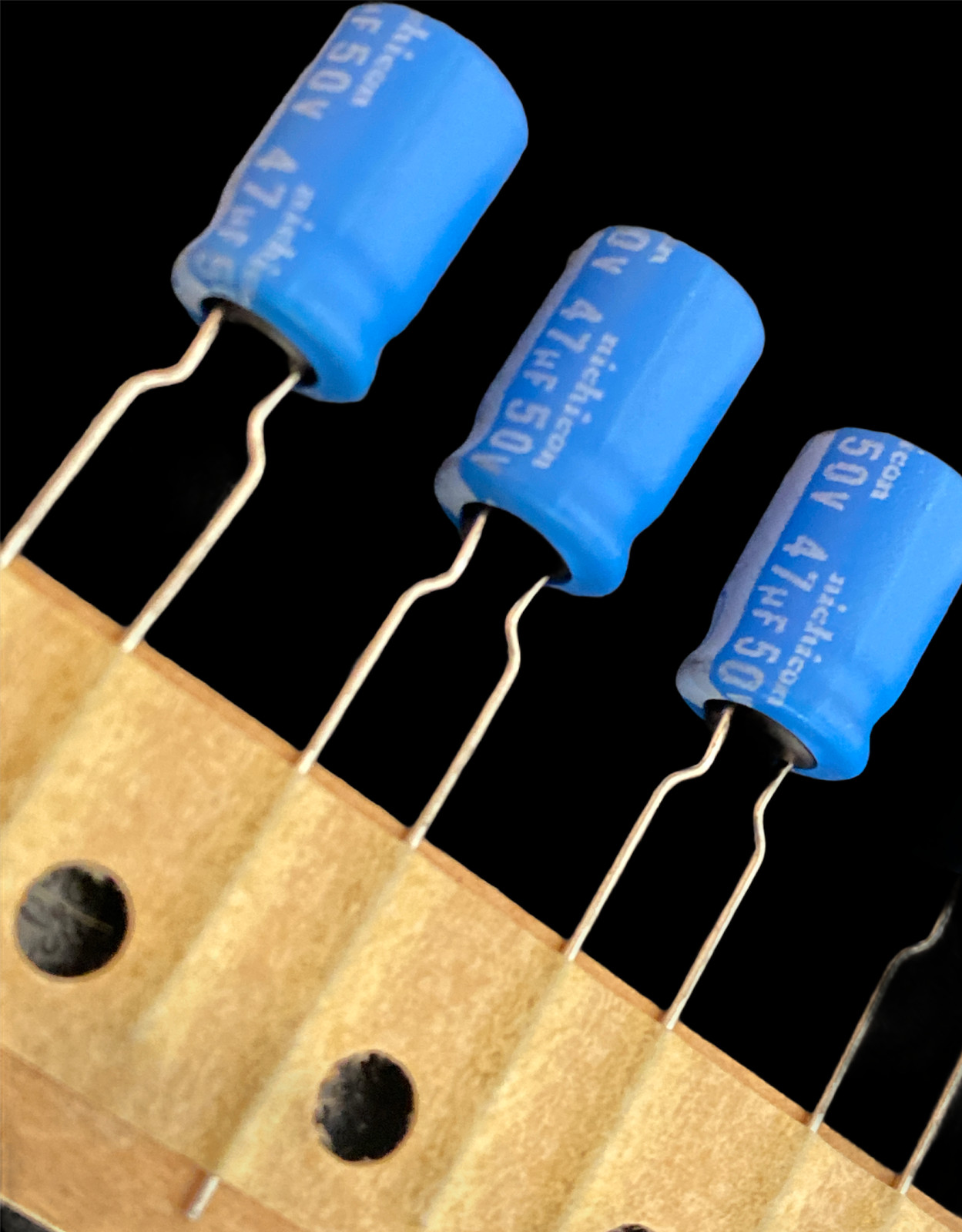 10 PCS NICHICON Capacitor AL polarized High Temperature 125C 47uF 47MF 50V Cap