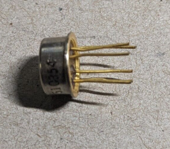 NOS Tektronix 151-0354-00 IC – Gold Leads