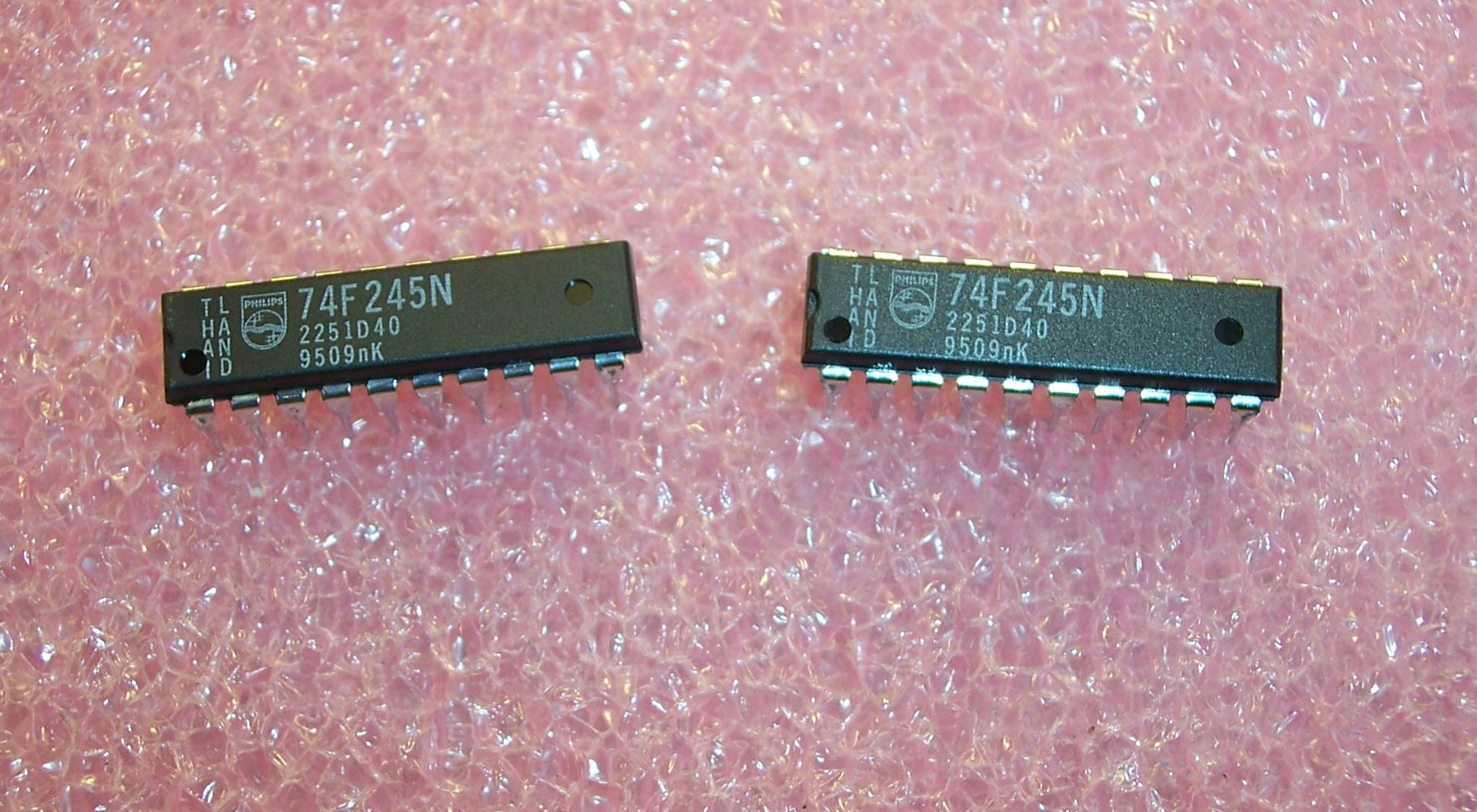 QTY (18) 74F245N PHILIPS 20 PIN DIP OCTAL BUS TRANSCEIVER 74F245 NOS 1 TUBE
