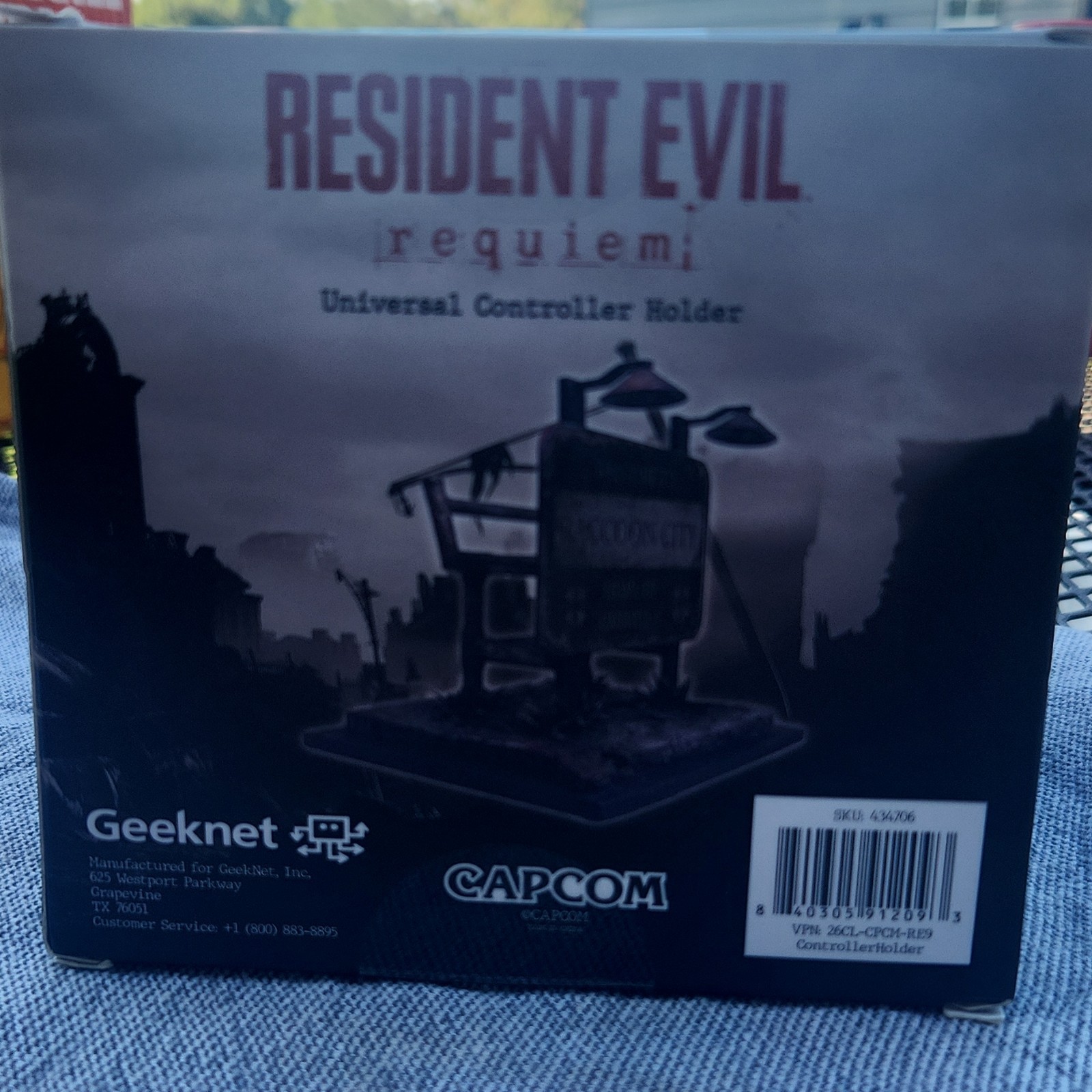 Geeknet Resident Evil Requiem Universal Controller Holder Stand Plastic 2024