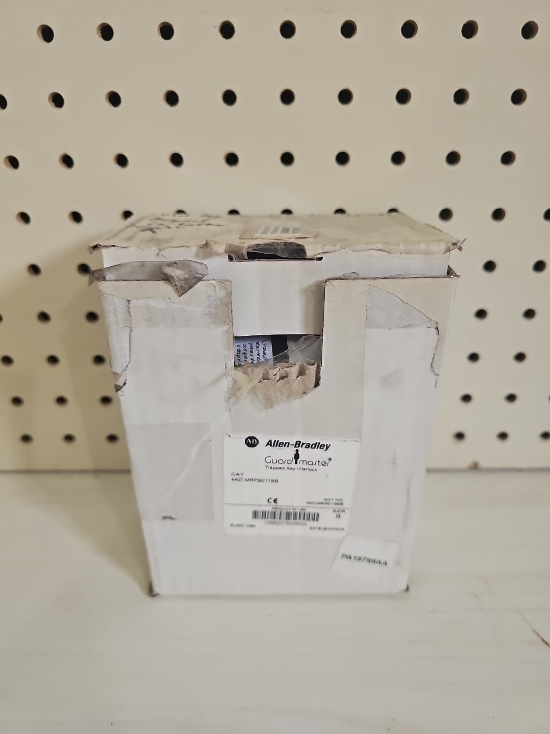Allen-Bradley Prosafe Rotary Key Switch-Panel Mounted Cat #: 440T-MRPSE11BB