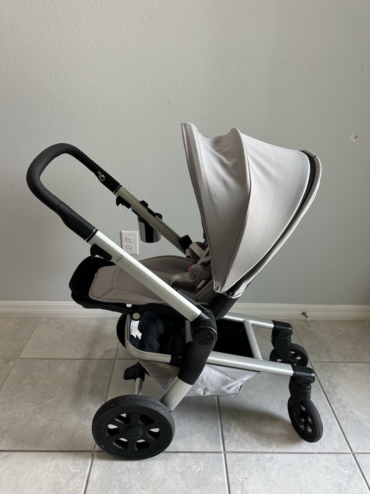 Joolz Hub Stroller,Bassinet ,Reversible Seat Gray/Black