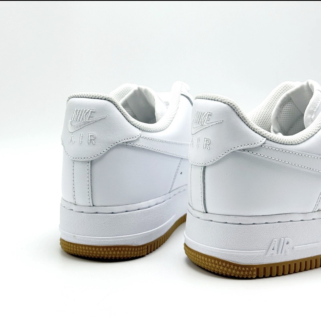*NEW* MEN Nike Air Force 1 '07 Low White / Gum Light Brown (DJ2739 100) 👍