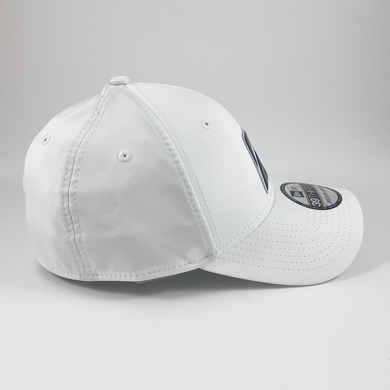 BRIDGESTONE GOLF MENS NEW ERA 39THIRTY FITTED CAP HAT M/L WHITE NEW w/ TAG 2177