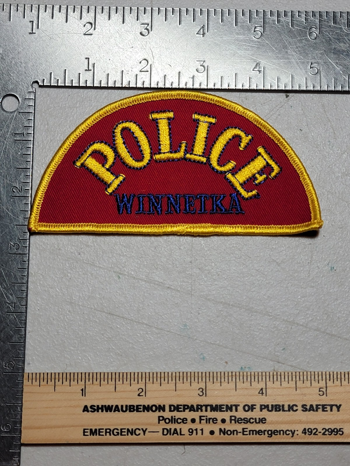 LE3 Police patch patches Illinois Winnetka half moon