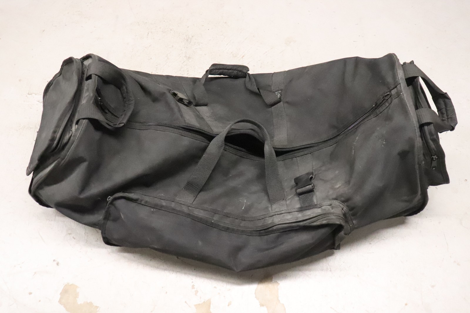 Kaces 36" Rolling Hardware Bag