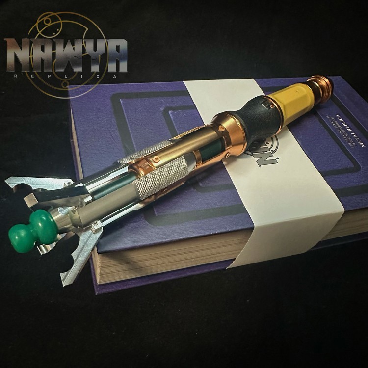 IN US! Replica NAWYA Doctor Who 11th Metal Sonic Screwdriver LED Cosplay Prop