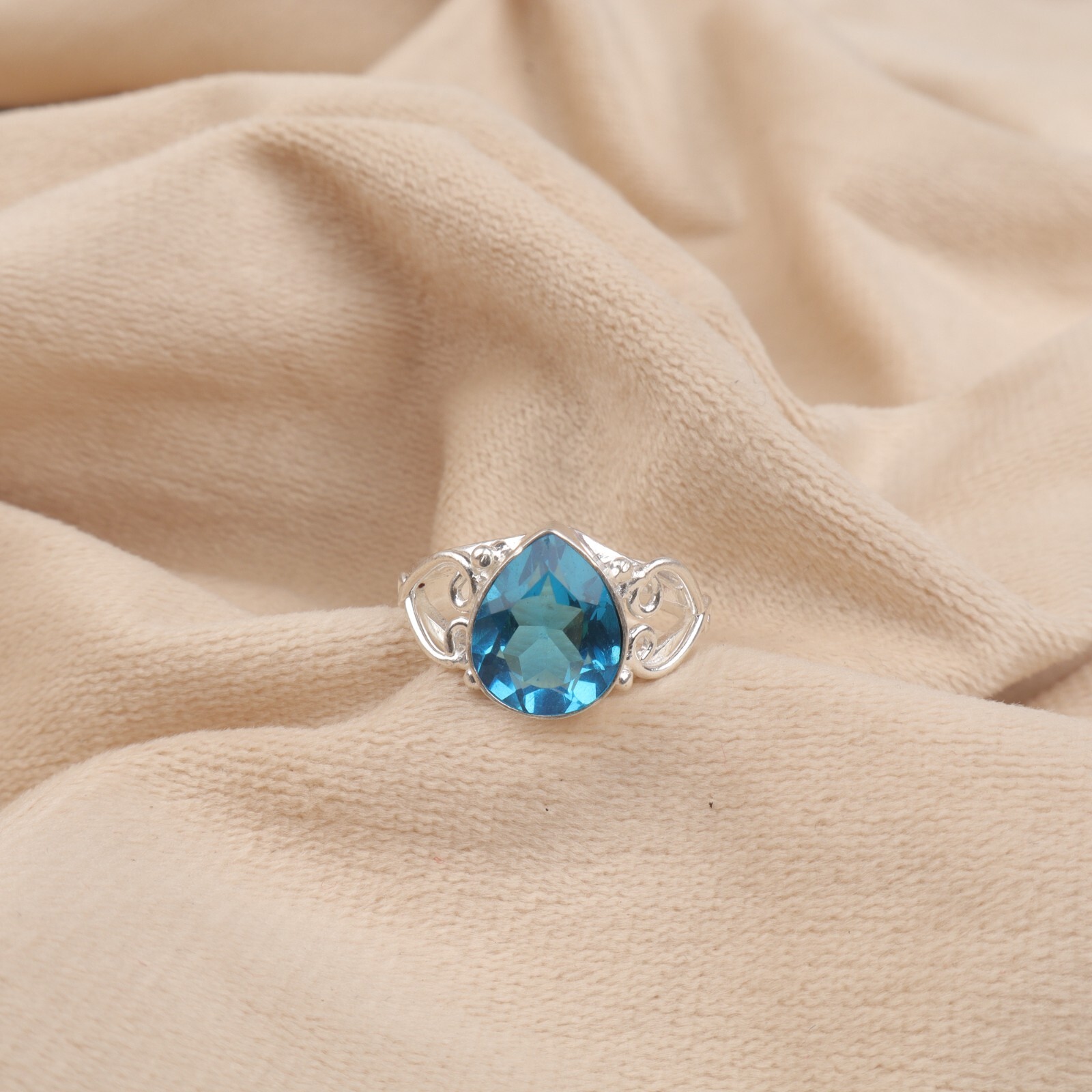 925 Sterling Silver Swiss Blue Topaz Gemstone Jewelry Handcrafted Ring For Women