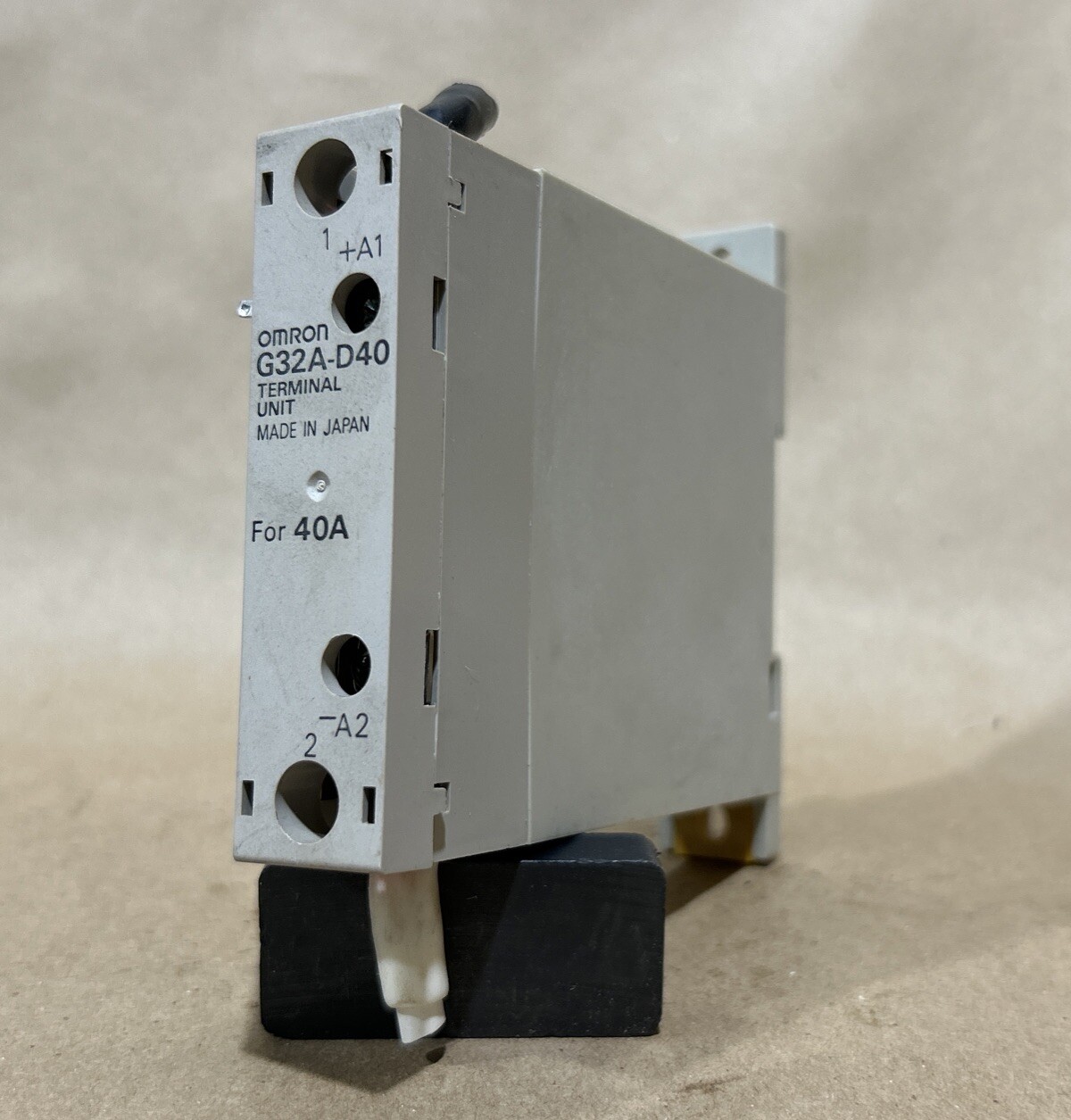 Omron G32A-D40 Terminal Unit For 40A Solid State Relays