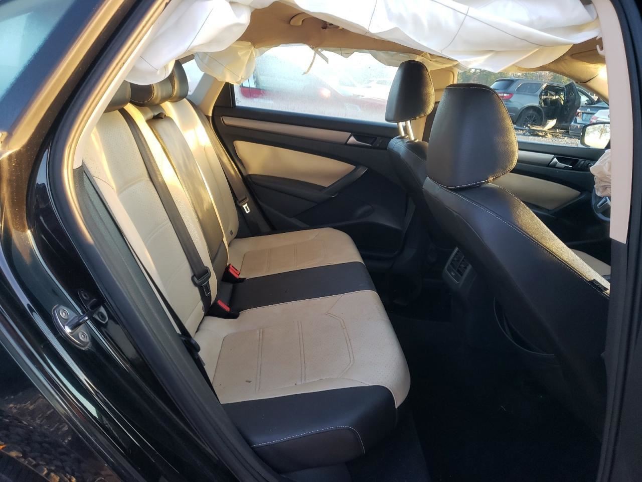 PASSAT 2014 Glove Box 4676354