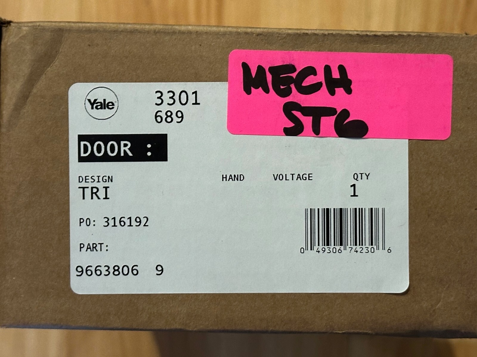 Yale Hydraulic Door Closer 3301 x 689