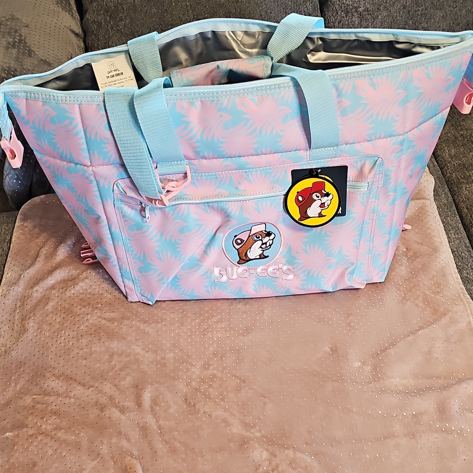 Buc-ee's 24 Can Cooler Bag Pink Palm Polyester Welded Liner Shoulder Strap NWT