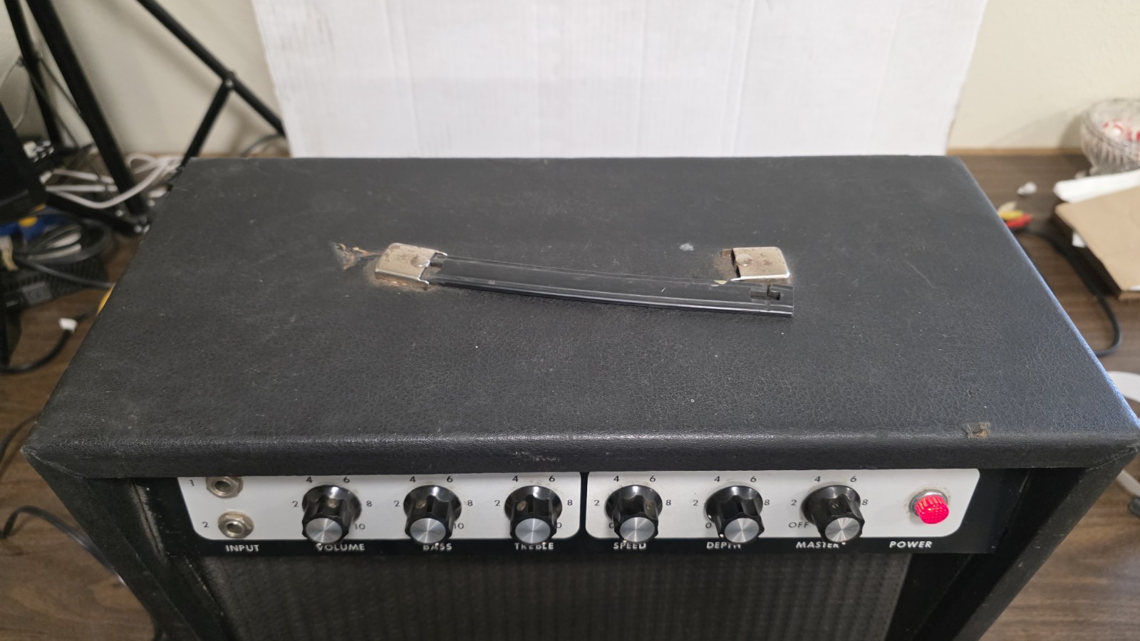 Rickenbacker Model TR7 Guitar Amp