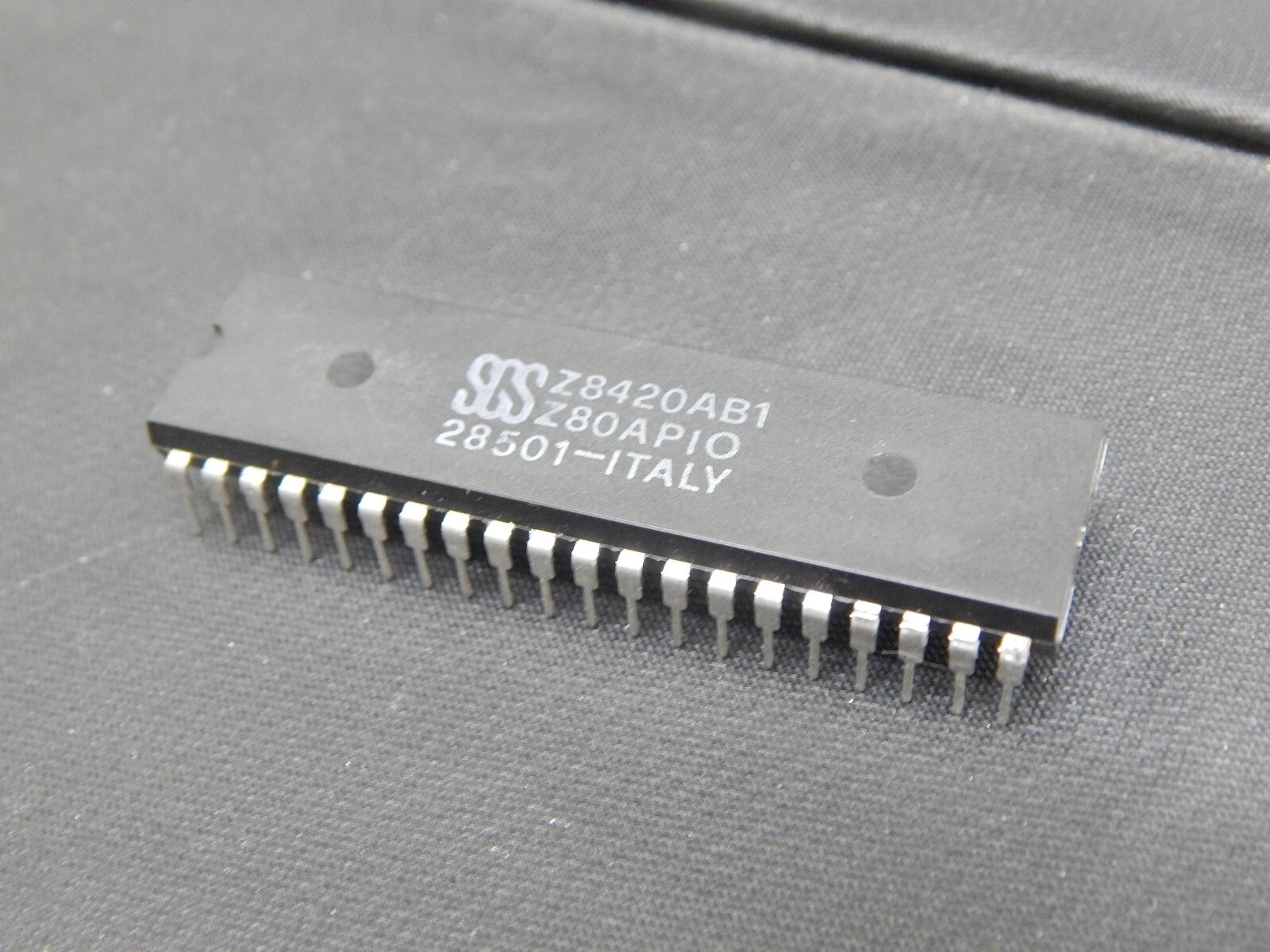 SGS Z8420AB1 I/O CONTROLLER, 40 Pin, DIP - USA SELLER FAST SHIPPING