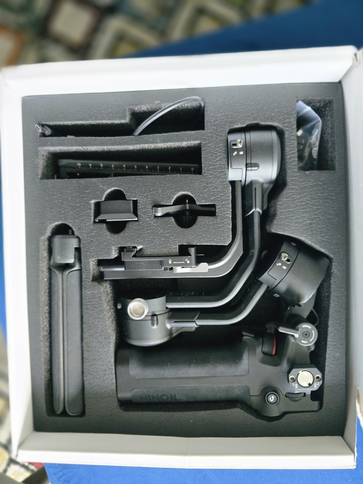 DJI RSC 2 - 3-Axis Gimbal Camera Stabilizer - Black