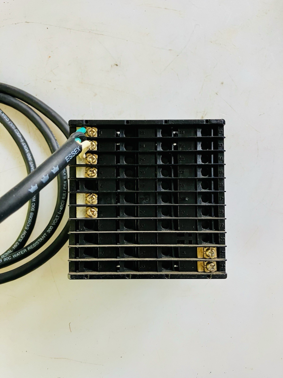 Barber-Colman MAQ3-00300-000-0 Temperature Controller