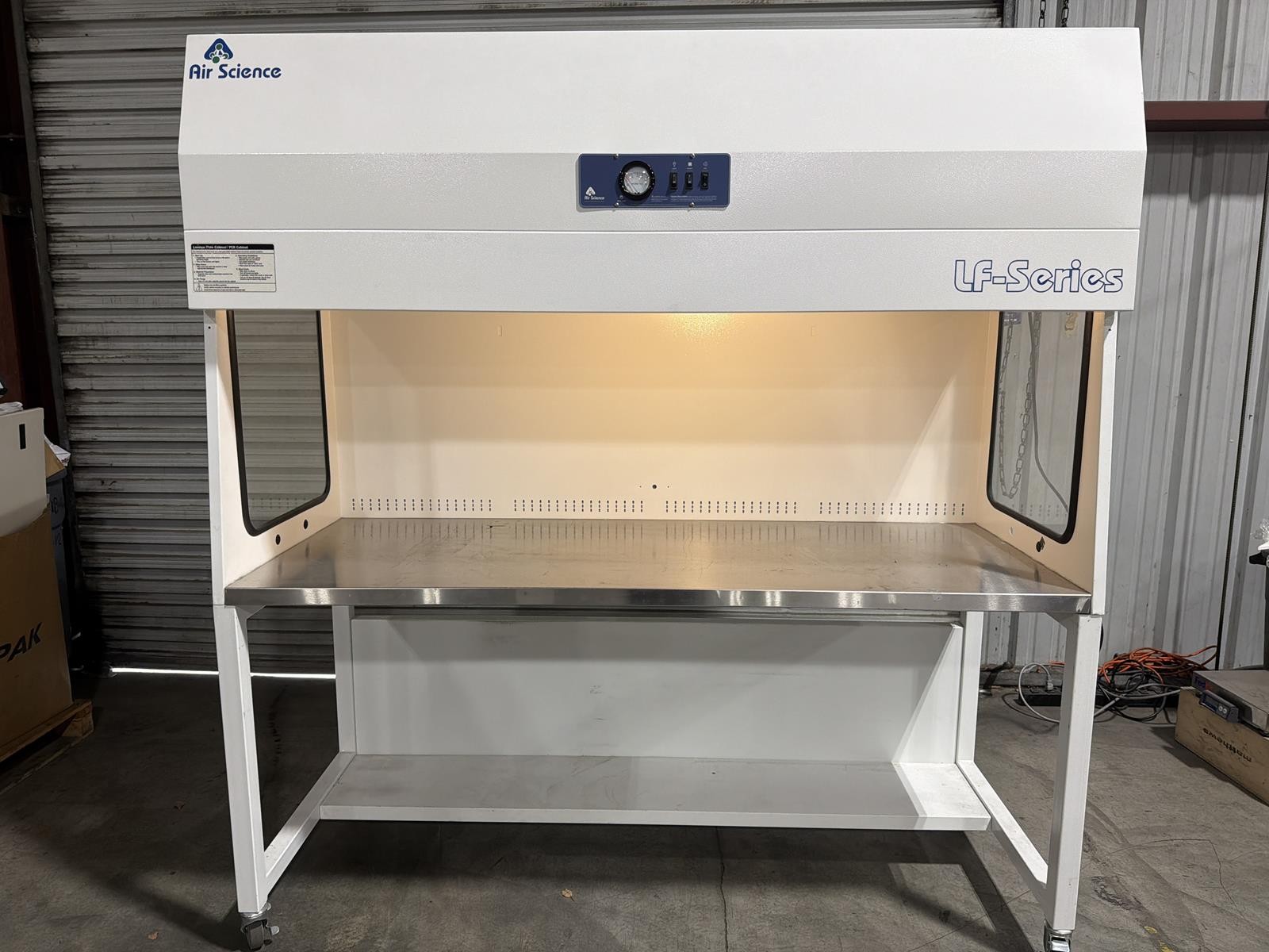 AIR SCIENCE LF-SERIES LAMINAR FLOW CABINET / PCR CABINET