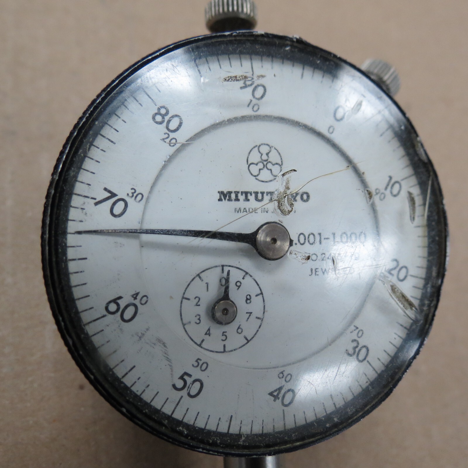 MITUTOYO #2416-10 DIAL INDICATOR - Graduation: 0.001" Range 0-1"