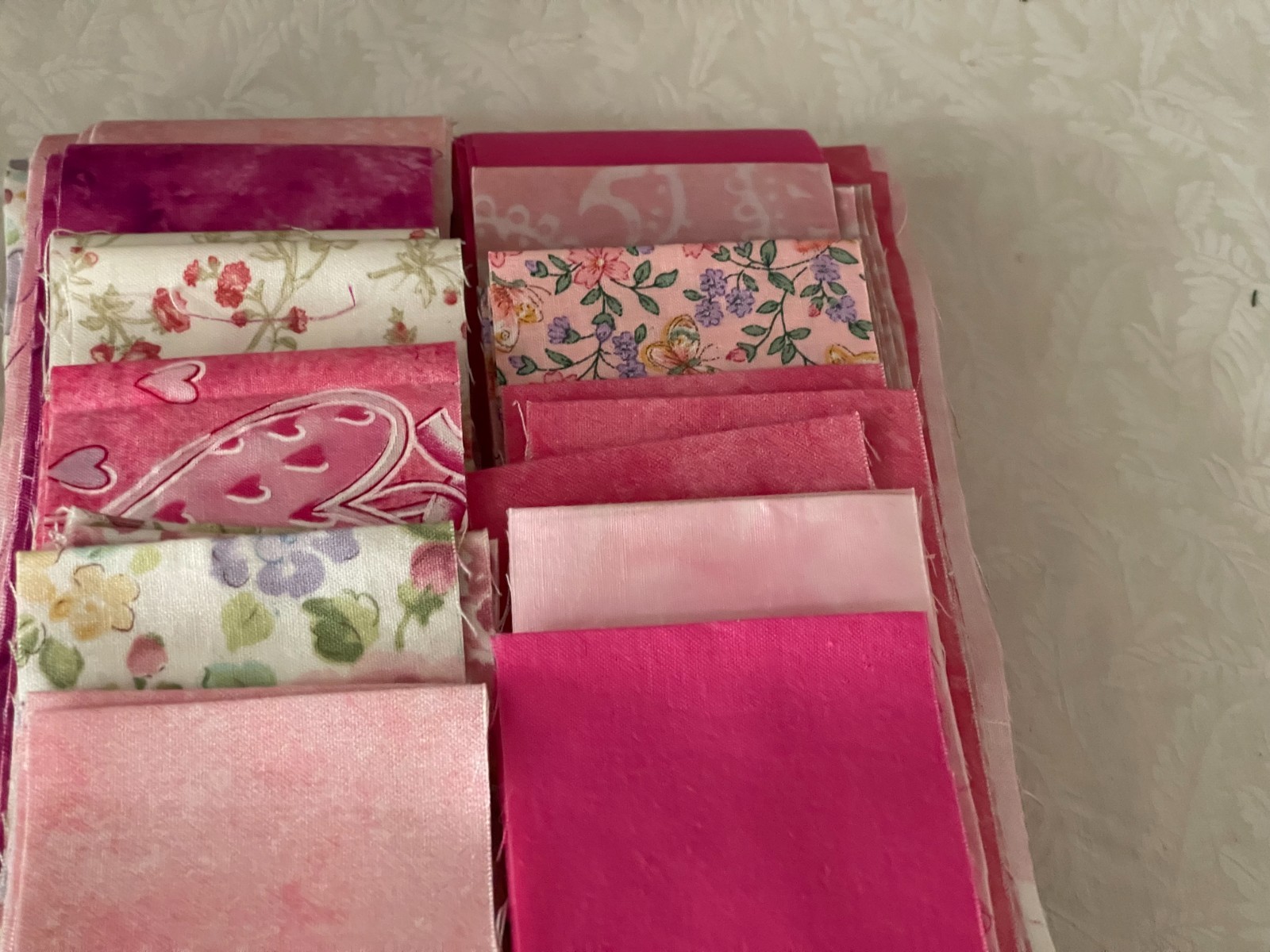 Shades of Pink fat quarters fabric bundle (10 pieces)