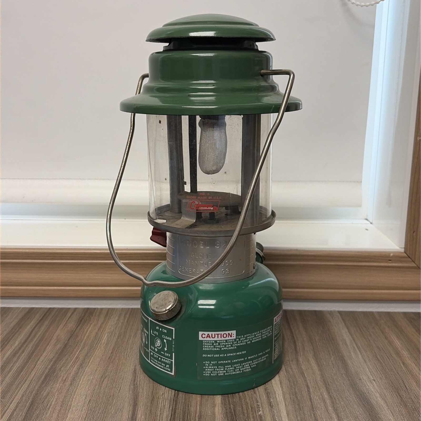 Vintage Coleman Model 321B Lantern Easi Lite Lantern Good Condition Globe 4 G3