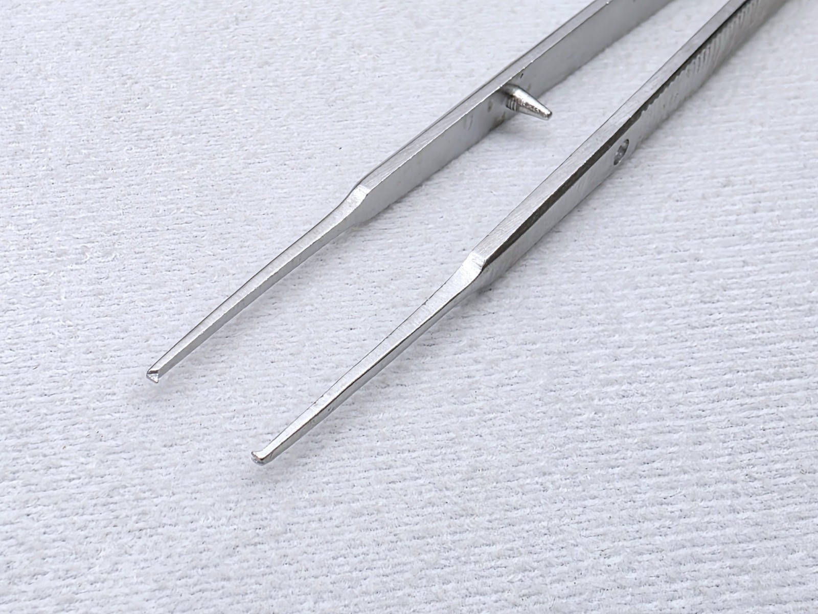 V. Mueller NL1440 Gerald Tissue Forceps, Straight Delicate, 1x2 Teeth, 7"
