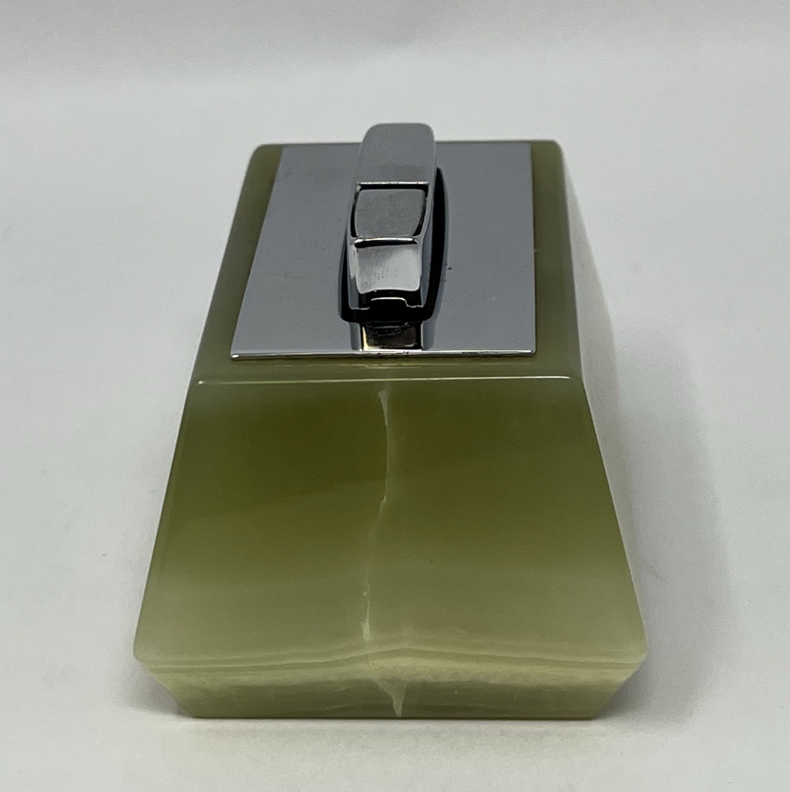 Consul Onyx Desktop Lighter