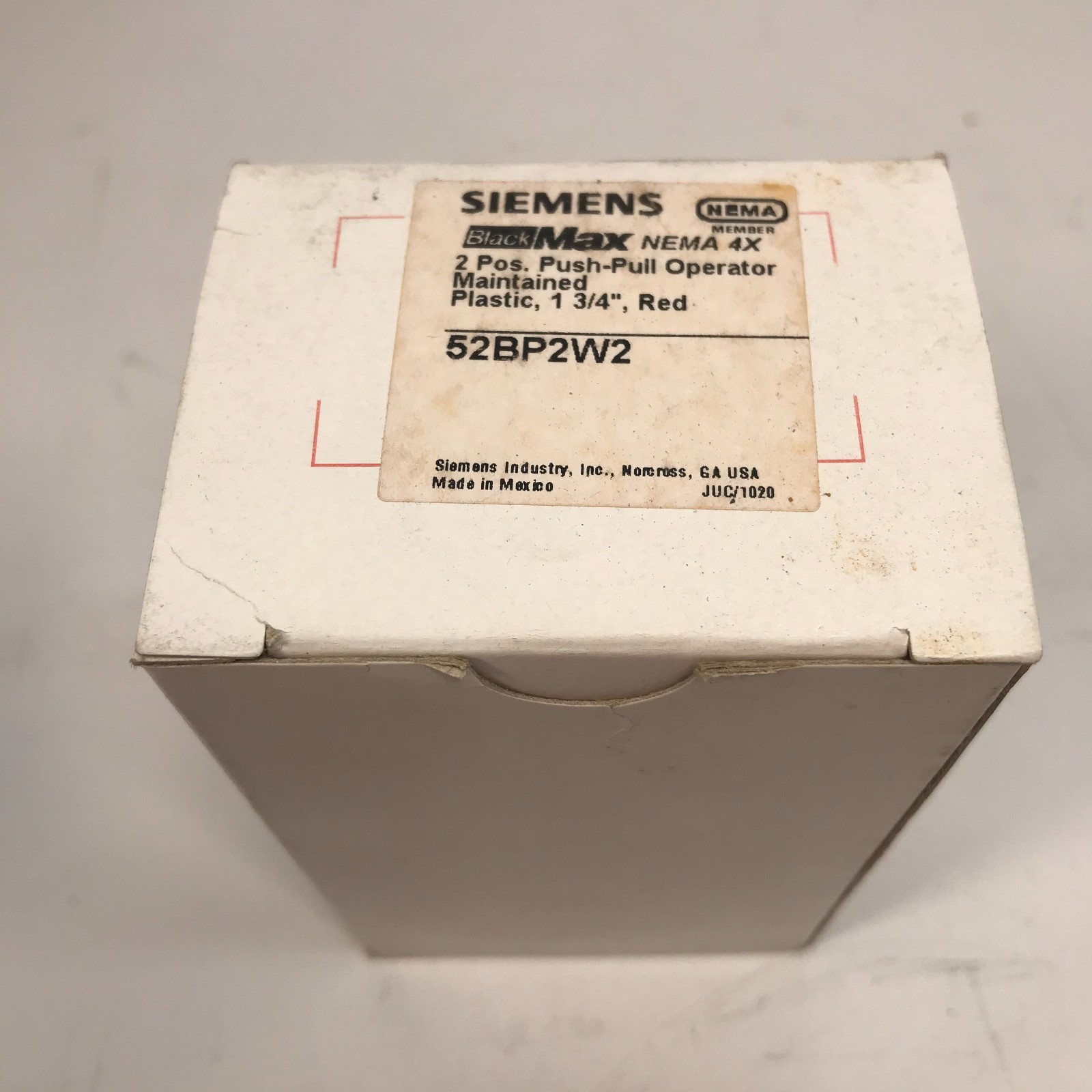 Siemens 52BP2W2 2 Pos. Push-Pull Operator Maintained, Plastic, 1 3/4", Red - New