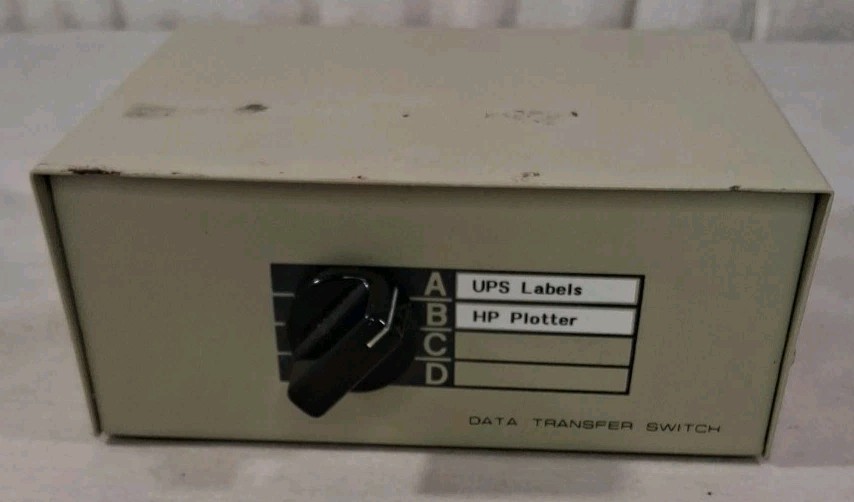 4-way Manual Data Transfer Switch Box, No Brand, Untested